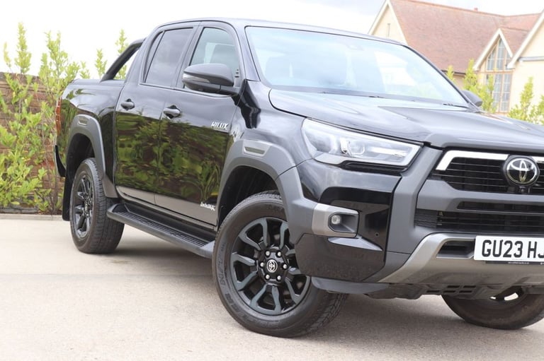 2023 Toyota Hilux 2.8 D-4D Invincible X Pickup Double Cab 4dr Diesel Auto 4WD Euro 6 (s/s) (2 PIC...