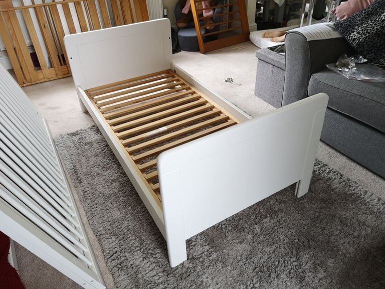 Mamas and Papas Coastline cot and junior bed