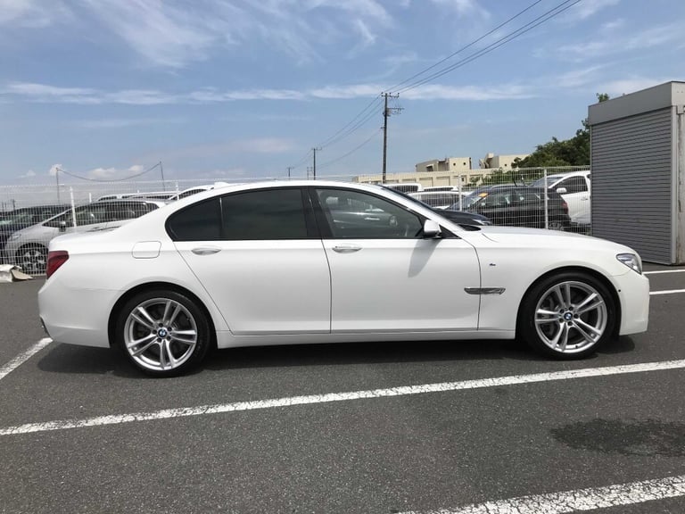 2015 65 BMW 750I M SPORT 4.4 V8 AUTOMATIC - OVER £17,500 OF OPTIONS EXTRAS