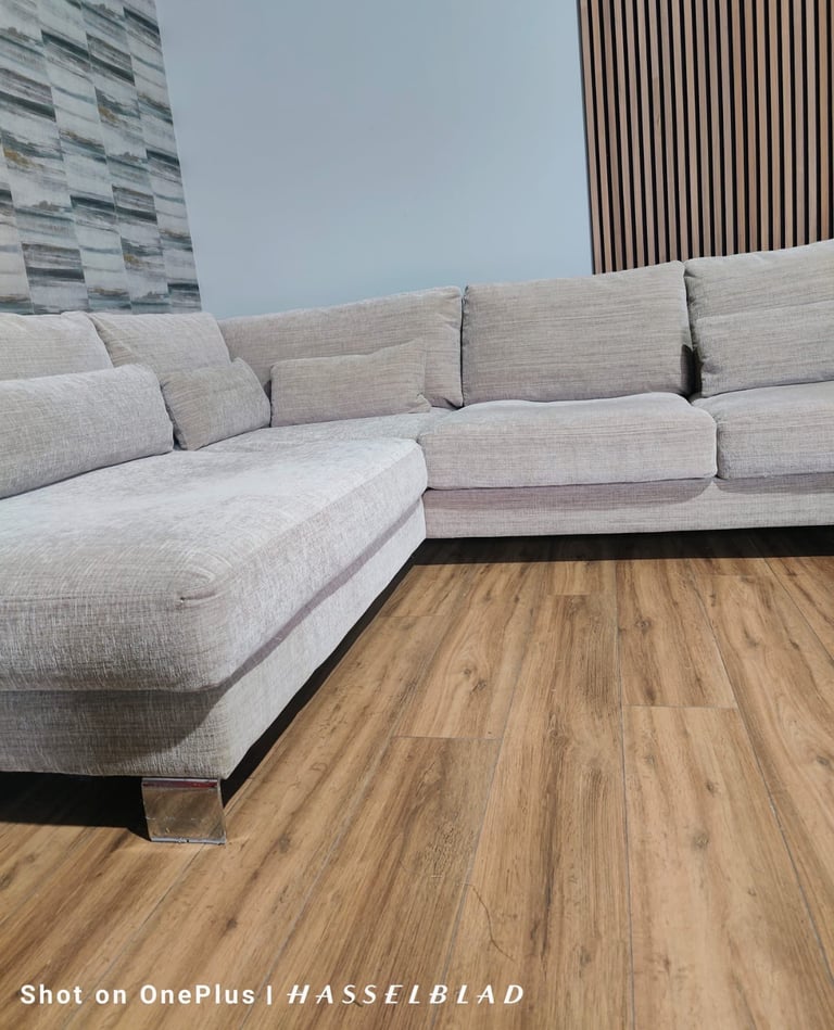 Large luxury beige corner sofa + delivery delivery
