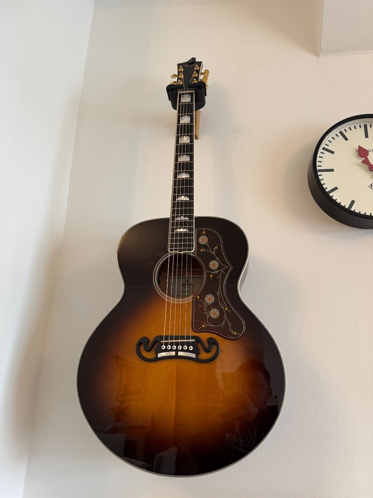Sigma GJA-SG200+ Grand Jumbo Electro/Acoustic Guitar Sunburst