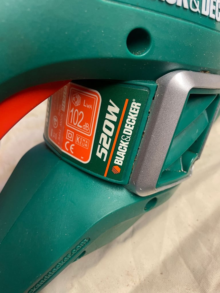 HEDGE TRIMMER, HEAVY DUTY BLACK & DECKER   MODEL: GTS76