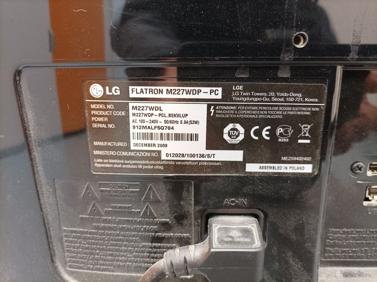 LG Flatron M227-DL 22 inch TV/monitor with Freeview.