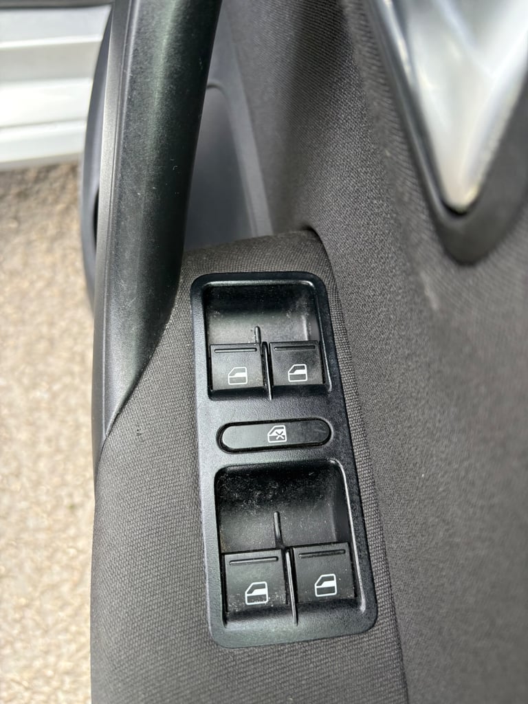 Volkswagen, POLO, Hatchback, 2012, Manual, 1198 (cc), 5 doors