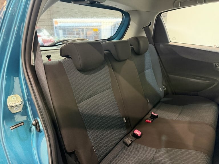 2012 Toyota Yaris 1.33 VVT-i TR 5dr Multidrive S HATCHBACK PETROL Automatic