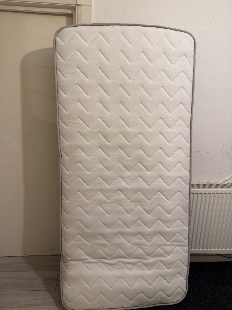 Single spring mattress , Like new