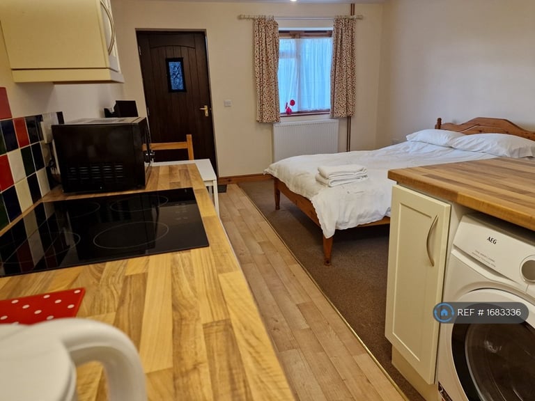 1 bedroom house in Cadeby Lane, Nr Nuneaton, CV13 (1 bed) (#1683336)