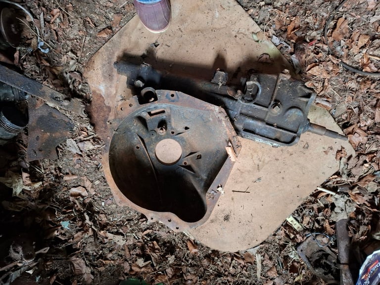 🧰 Ford 4-Speed Manual Gearbox & Bellhousing (FoMoCo)