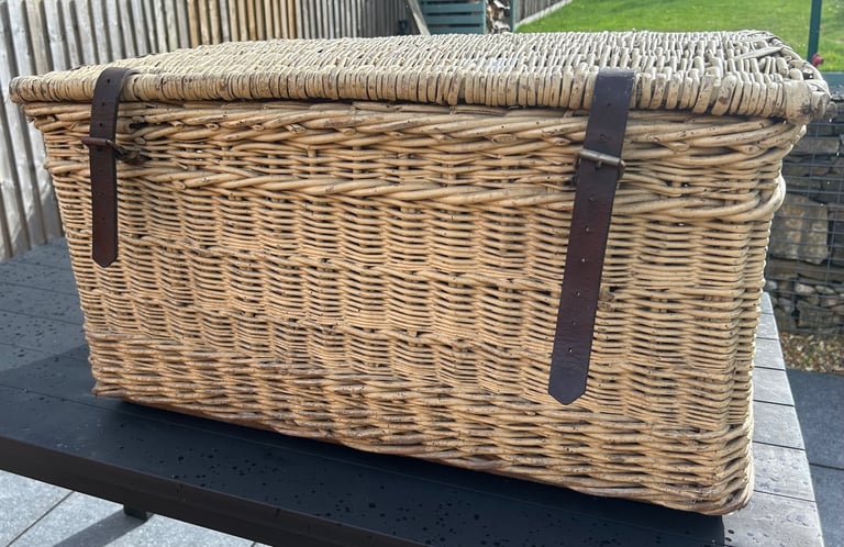image for Antique wicker basket 