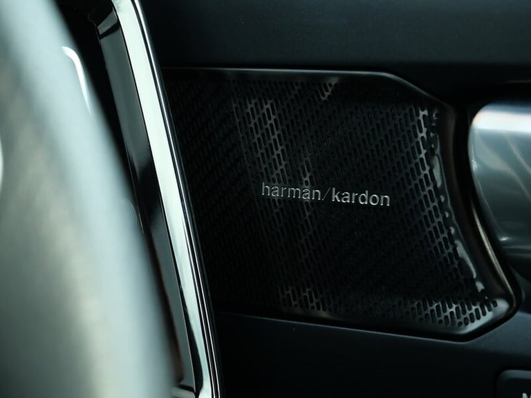 2020 Volvo XC40 1.5h T5 Twin Engine Recharge 10.7kWh R-Design Pro SUV 5dr Petrol Plug-in Hy SUV H...