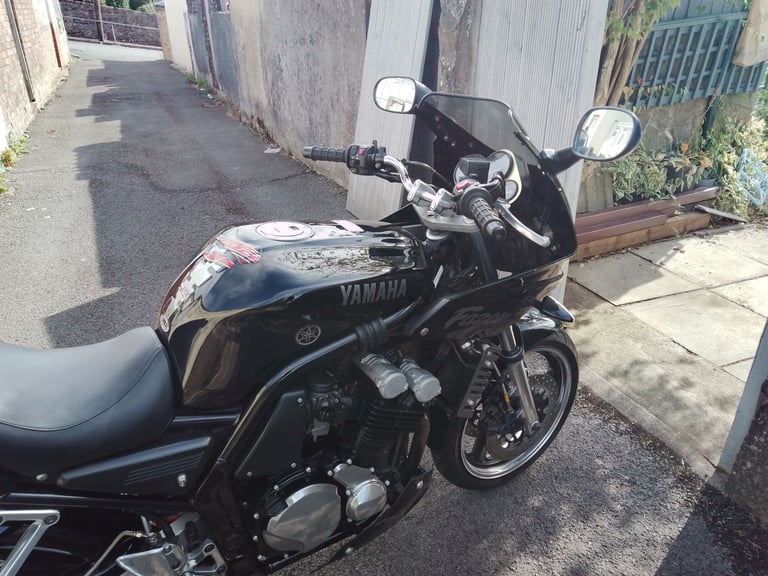 Yamaha, FZS, 2000, 599 (cc)