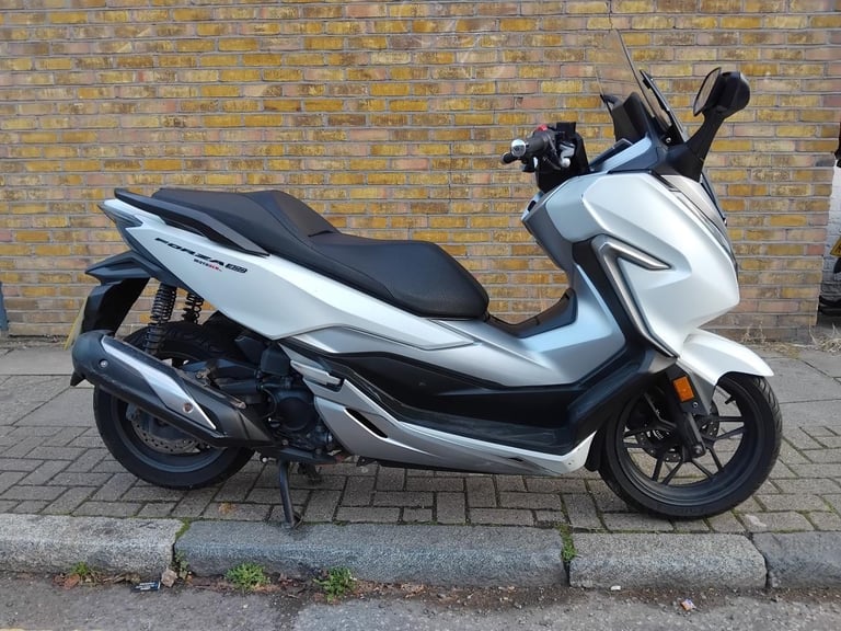 HONDA FORZA 300 NSS 300 WHITE 2018 JUST SERVICED AND MOT'D