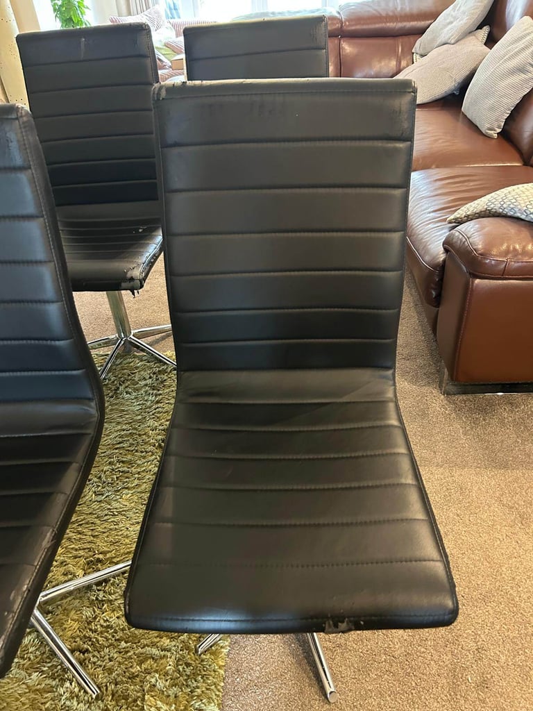 Set of 6 dining room chairs
