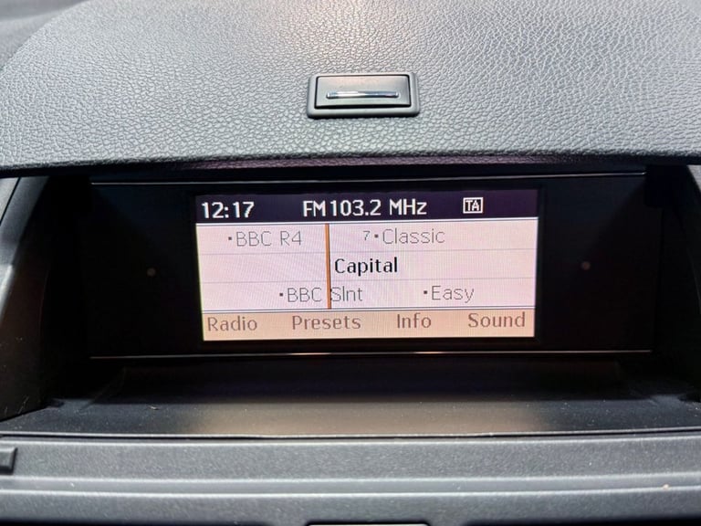 2011 Mercedes-Benz C Class C220 CDI BlueEFFICIENCY Sport 4dr Auto SALOON DIESEL Automatic