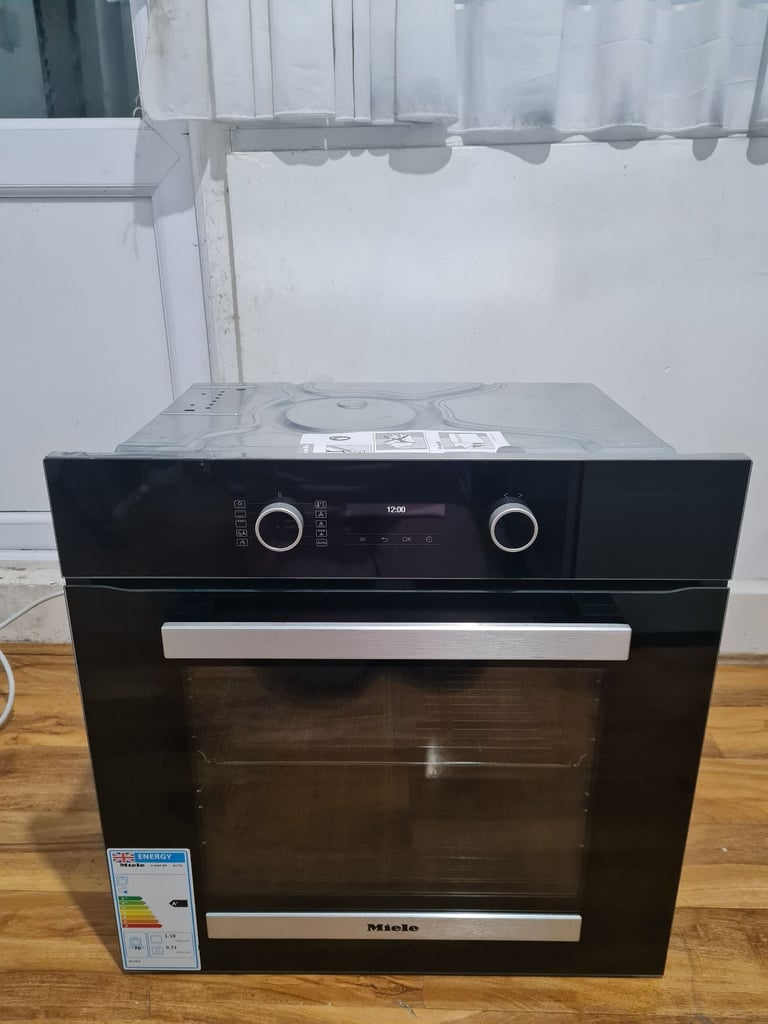 Miele single electric oven built-in black multifunction pyrolytic 