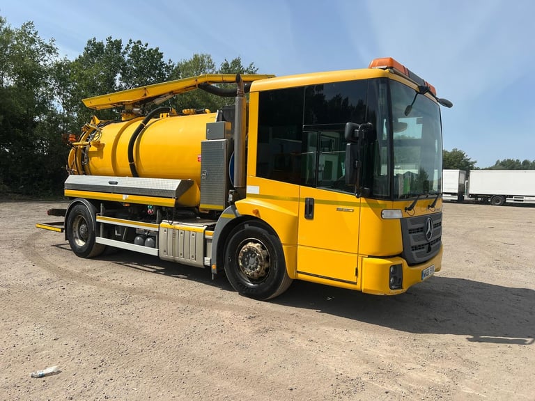 Mercedes-Benz ECONIC 1830 