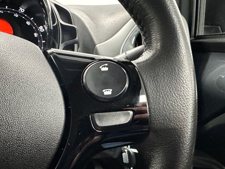 2020 Toyota AYGO 1.0 VVT-i X-TREND FUNROOF X-SHIFT AUTO FIVE DOOR 70 BHP Hatchback Petrol Automatic