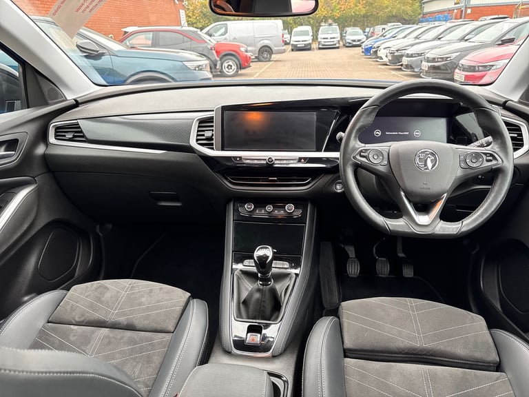 2023 Vauxhall Grandland Grandland 1.2 Turbo 130ps Ultimate Hatchback Petrol Manual