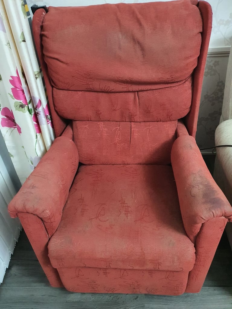 Electric riser recliner armchair