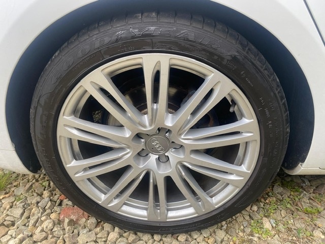 2011 Audi A8 3.0 TDI Quattro SE TIP Auto - 20'' ALLOY WHEELS - FULLY LOADED - 6 STAMPS SALOON Die...