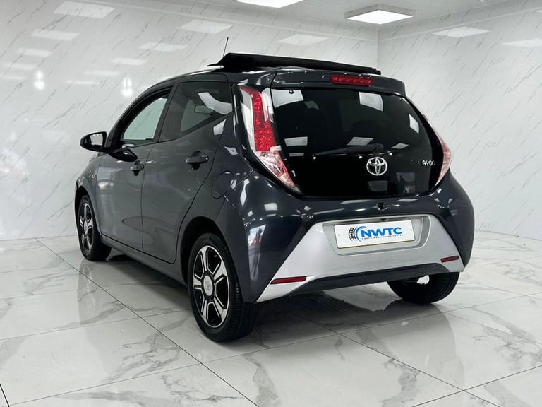 2016 Toyota AYGO 1.0 VVT-i x-clusiv 2 x-wave 5dr Petrol Manual Euro 6 (68 ps) 2 OWNERS! LAST Hatc...