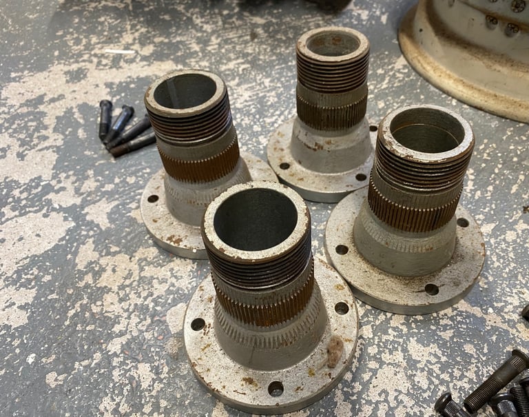 Wire wheels (4)