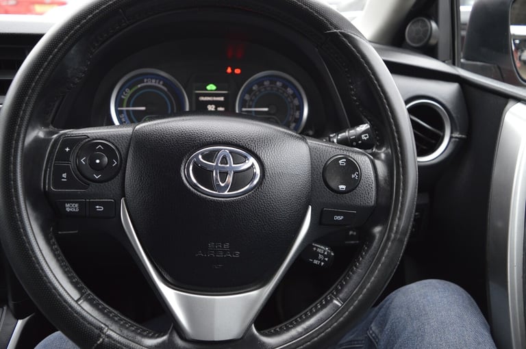 2014 Toyota Auris 1.8 VVTi Hybrid Excel 5dr CVT Auto ONE OWNER SAT NAV  HATCHBACK Petrol/Electric...