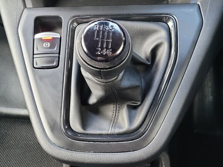 2023 Nissan Townstar TCe Acenta 130ps Euro 6 with Car Play, Air Con, Parking Sensors &amp; 1 Owne...