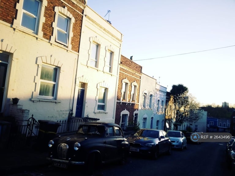 1 bedroom flat in Totterdown, Bristol, BS3 (1 bed) (#2643496)