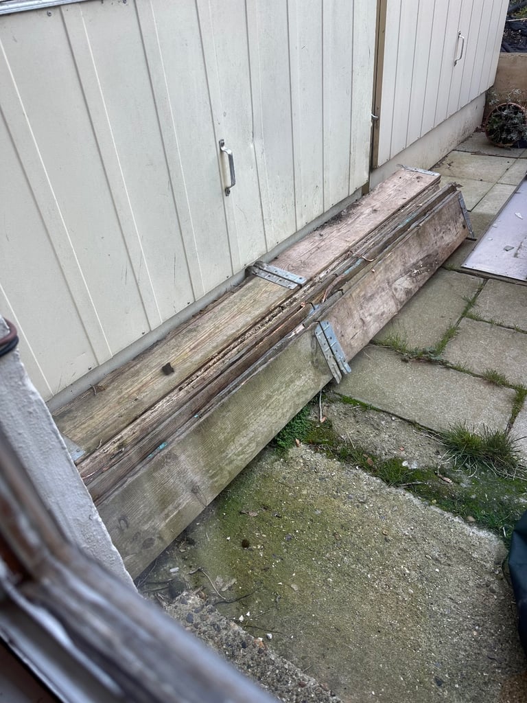 image for Pallet clamps / raised beds