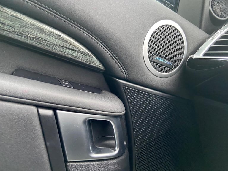 2019 Land Rover Discovery 3.0 SD V6 HSE Auto 4WD Euro 6 (s/s) 5dr ESTATE Diesel Automatic