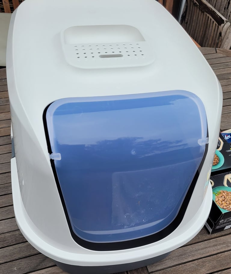 image for Cat Bundle Bed Play Ball Litter House Used For One Day As Cat Went Missing