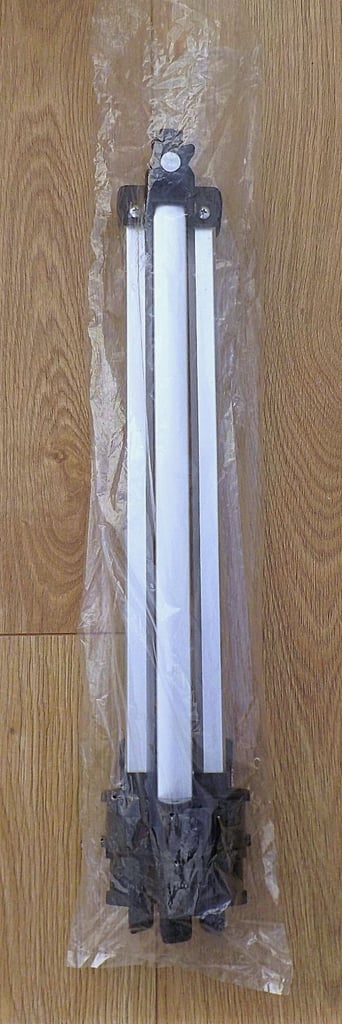 Artist's Easel Magenti. Tripod In New condition (Bexley)