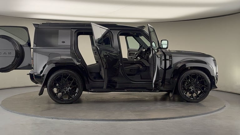 2024 Land Rover Defender 110 3.0 D250 MHEV X-Dynamic HSE SUV 5dr Diesel Auto 4WD Euro 6 (s/s) (25...