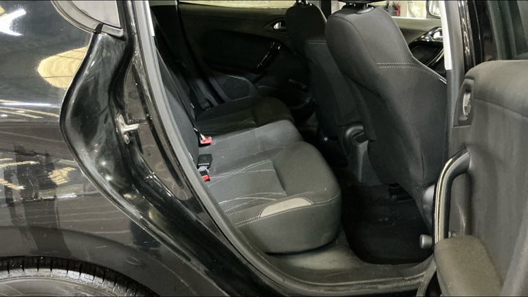 Just Had MOT, Peugeot, 208, 2015, Manual, 1398 (cc), 5 doors