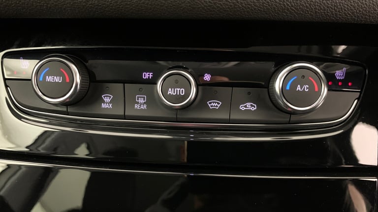 2023 Vauxhall Grandland 1.6 14.2kWh GSe SUV 5dr Petrol Plug-in Hybrid Auto AWD Euro 6 (s/s) (300 ...