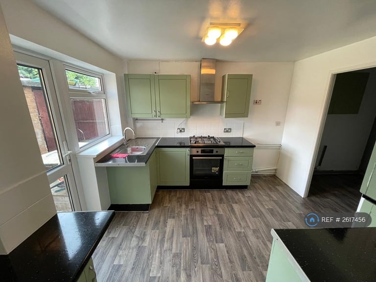 3 bedroom house in Keenan Drive, Bedworth, CV12 (3 bed) (#2617456)