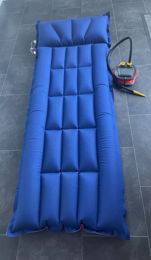 Christmas Guest Bed, Single Camping Bed / Sun Lounger / Portable Guest Bed. 