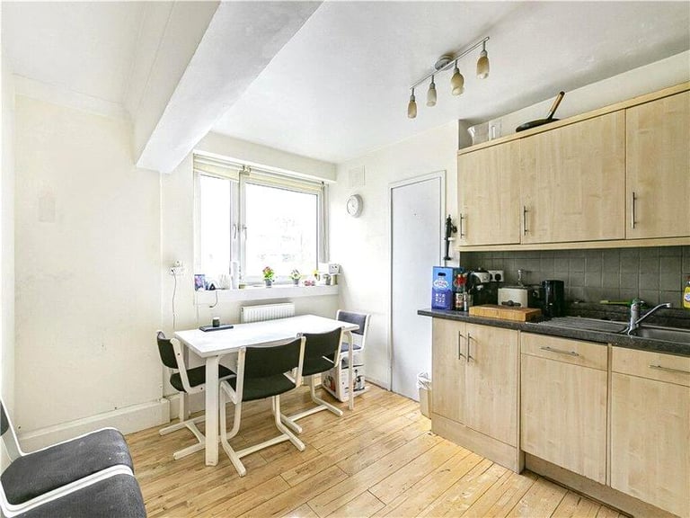 🏠 Bright room available in Mile End 🏠