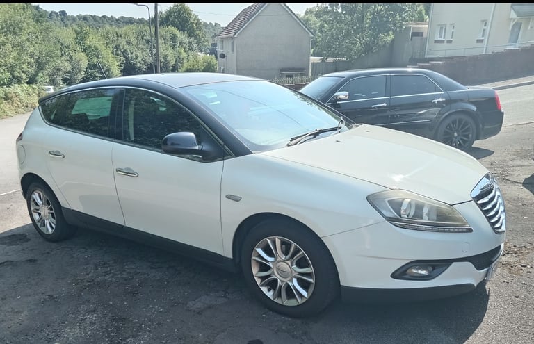 Chrysler, DELTA, Hatchback, 2012, Manual, 1368 (cc), 5 doors