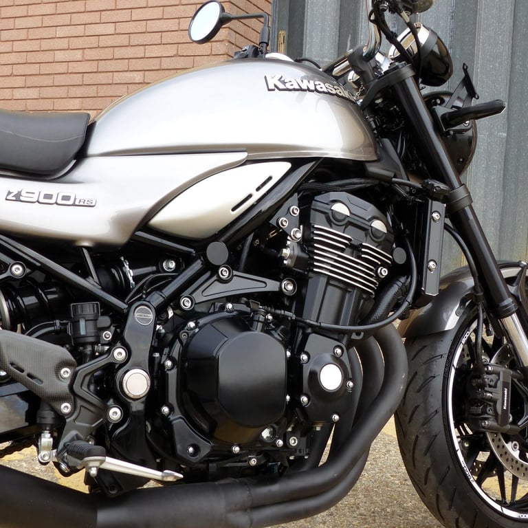 2021 KAWASAKI Z900 RS, A GLORIOUS EXAMPLE OF SUPERB MOTORCYCLE.
