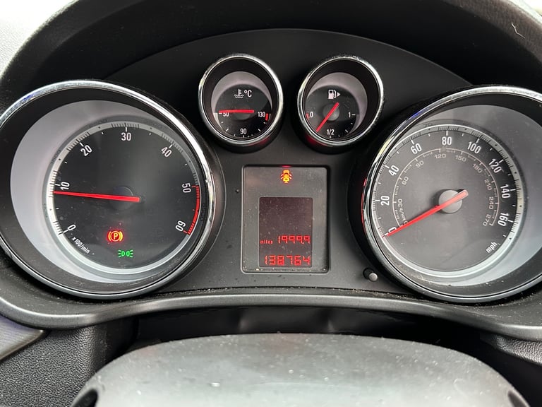 Vauxhall, INSIGNIA, Hatchback, 2013, Manual, 1956 (cc), 5 doors