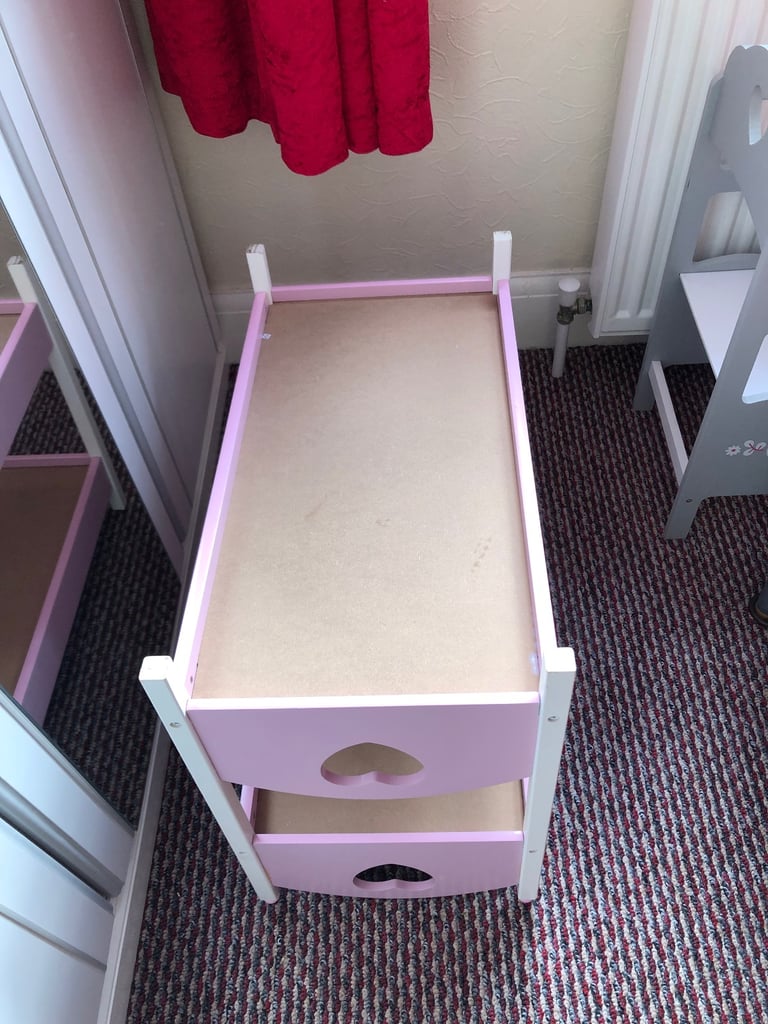 Toy highchair and bunkbed