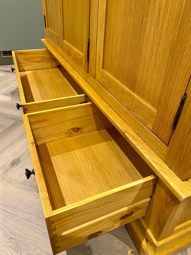 Oak farmhouse Triple Wardrobe 