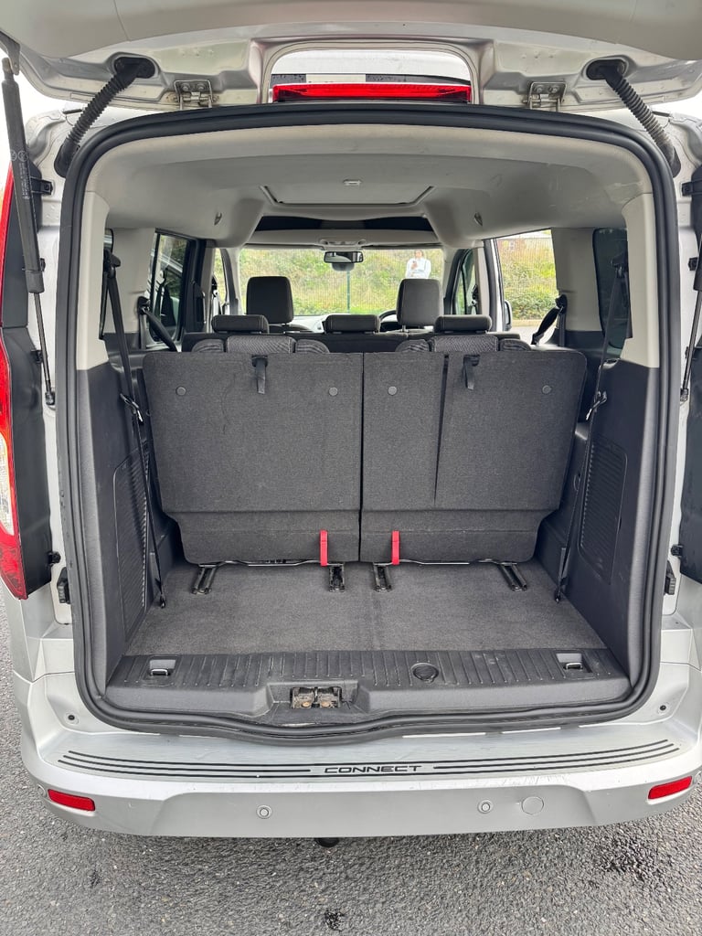 Ford, GRAND TOURNEO CONNECT, MPV, 2015, Manual, 1560 (cc), 5 doors