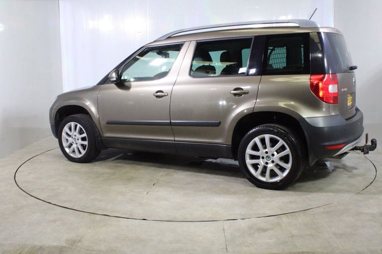 2012 61 SKODA YETI 2.0 TDI ELEGANCE SUV 5DR DIESEL DSG 4WD EURO 5 (140 PS) DIESE