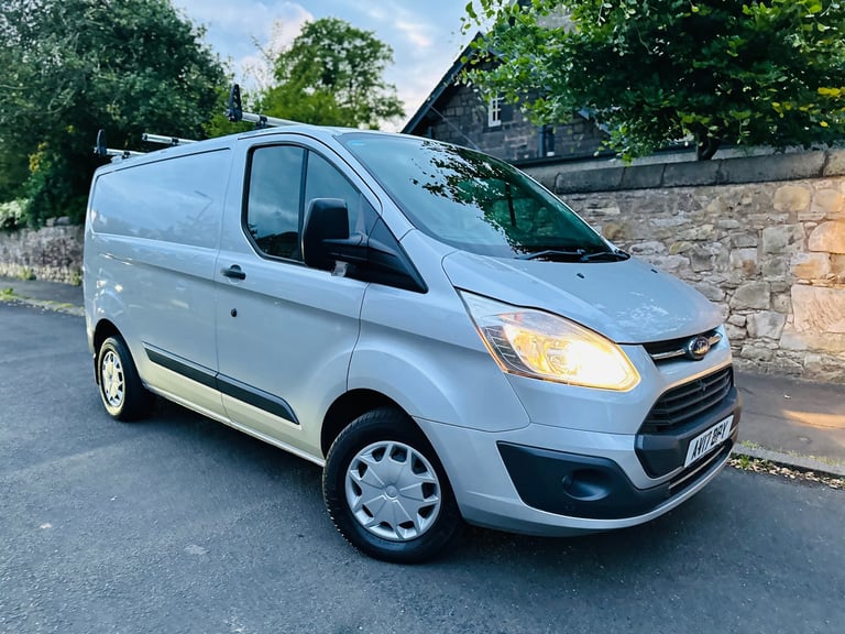 image for FORD TRANSIT CUSTOM PANEL VAN 2017 GENUINE LOW MILEAGE ONLY 32K FULL HISTORY MINT VAN