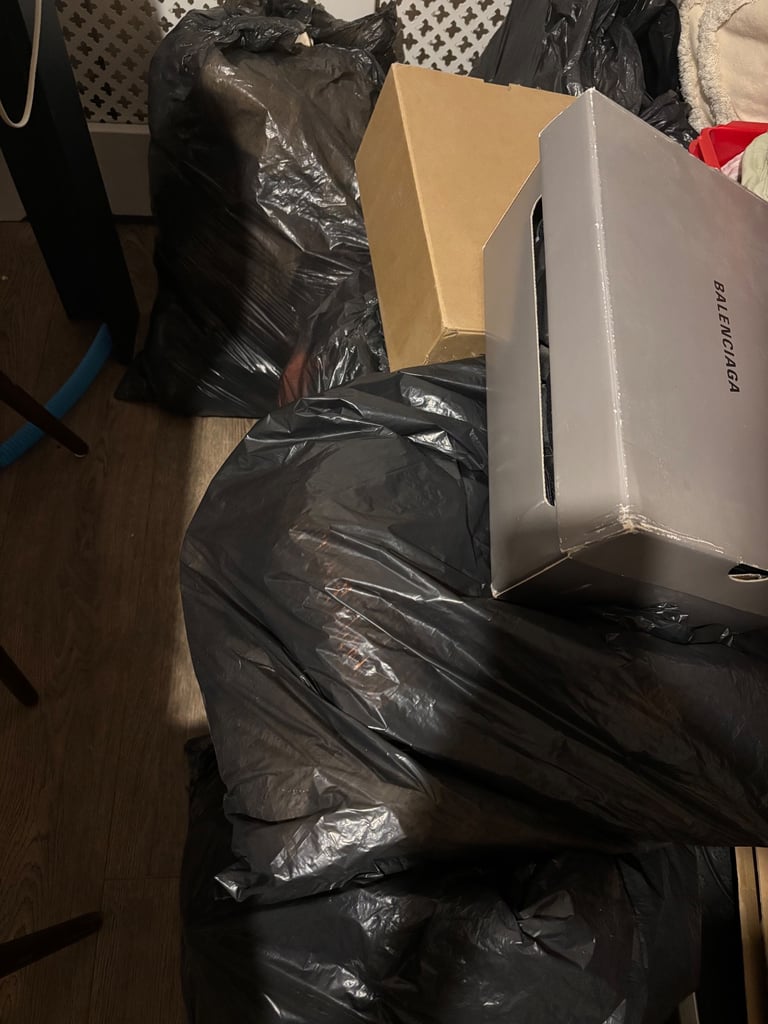 Female/ Male mixed bin bag of clothes,bags,shoes