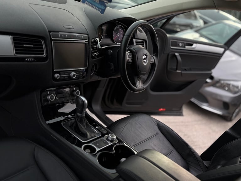 2015 Volkswagen Touareg 3.0 TDI V6 BlueMotion Tech Escape SUV 5dr Diesel