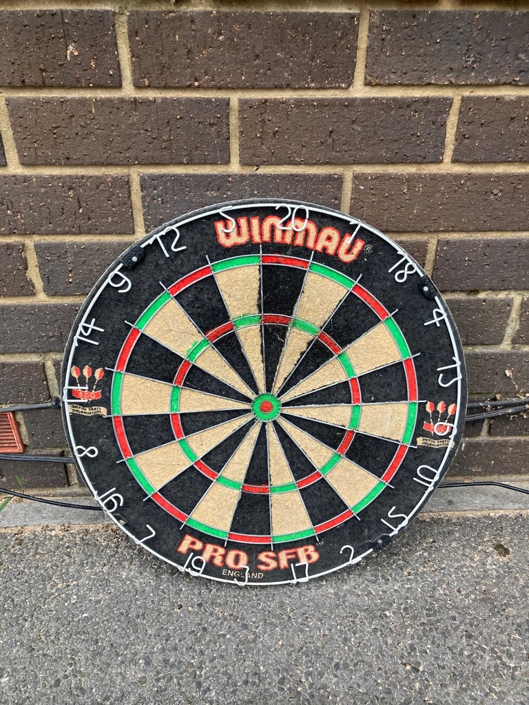 Winmau dartboard with cabinet